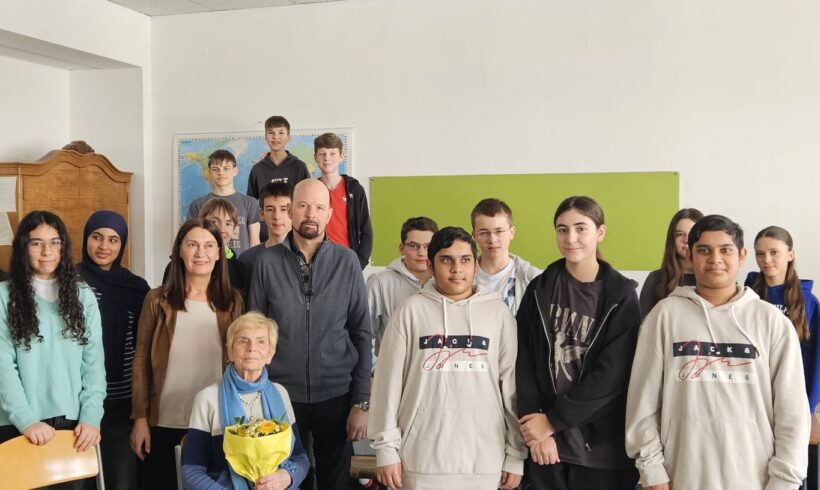 Besuch der Zeitzeugin Dr. Katja Sturm-Schnabl in der 4bW und 4dR