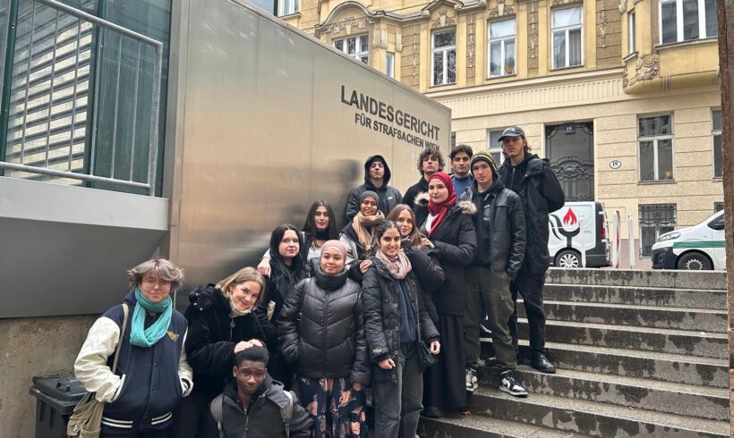 Besuch der 8b im Landesgericht Besuch der 8b im Landesgericht