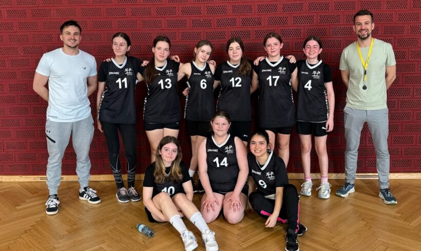 Die Ödi Basketgirls holen die Silbermedaille im Basketball Schulcup! Die Ödi Basketgirls holen die Silbermedaille im Basketball Schulcup!