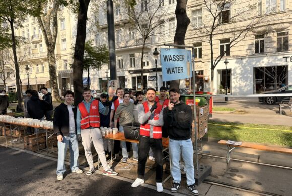 Oh Anfeuern, Versorgen, Mitfiebern: GRG 21 Ödenburger Straße live beim Vienna City Marathon